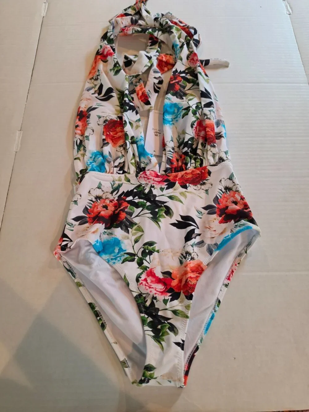 Cupshe Floral Plunge Neck Halter One Piece Swimsuit Size Small
